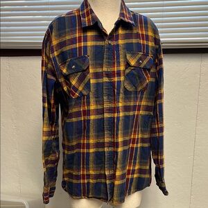 Levi’s Colorful Plaid Button-Up Shirt